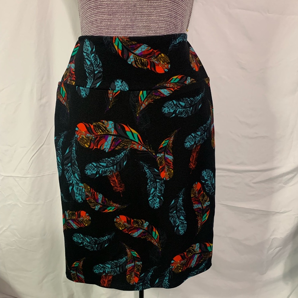 LuLaRoe Cassie skirt black with feathers!